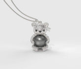 White Teddy Hug Siyah İncili Kolye