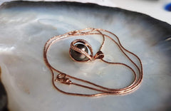 Dizideki Siyah İnci Kolyes