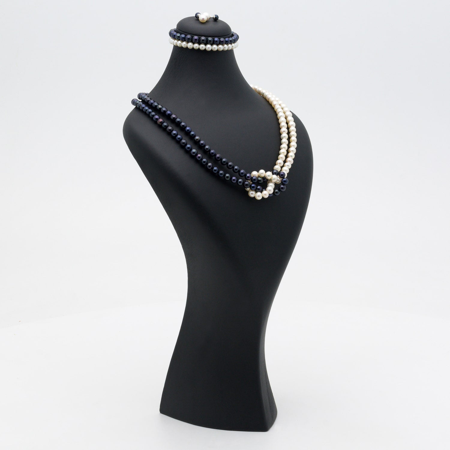 Siyah Beyaz Aşk Dizi İnci Seti Tatlısu